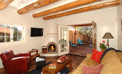 Luxurious Short Term Rental With Fireplace